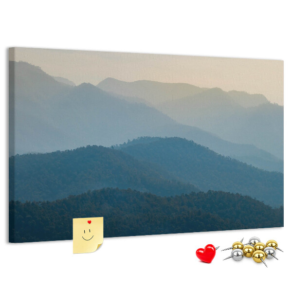 Korktafel mit Motiv Berglandschaft in zarten Farbtönen