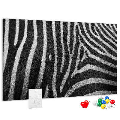 Korkbild mit Motiv von schwarz-weißen Zebrastreifen