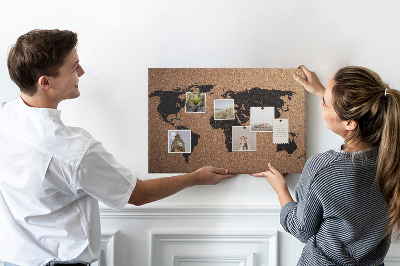 Korktafel in Form einer Weltkarte