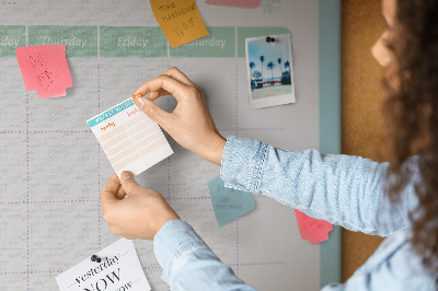 Korktafel für den wöchentlichen Speiseplan