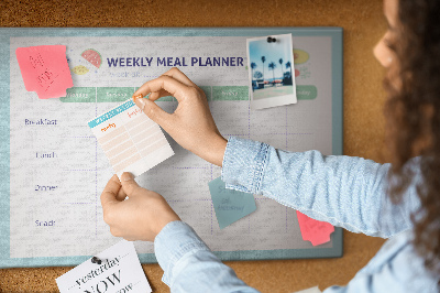 Korktafel für den wöchentlichen Speiseplan
