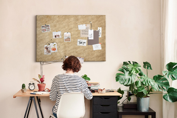 Korktafel mit Motiv einer antiken Karte und Kompass