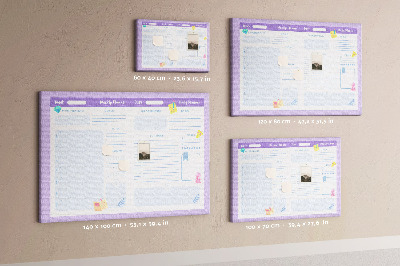 Korktafel als Wochenplaner mit farbigen Akzenten