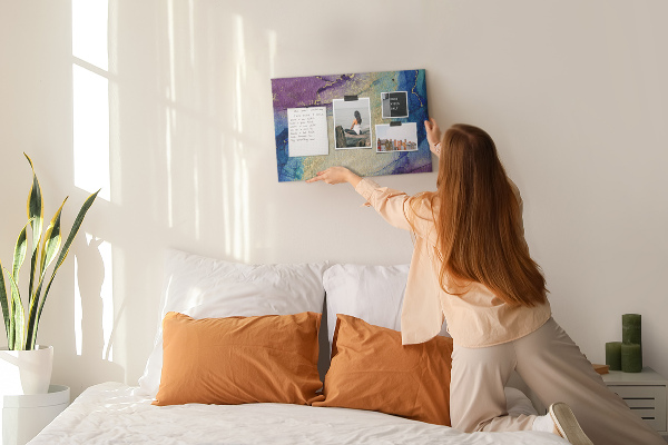 Korkbild mit abstraktem Muster in Blautönen