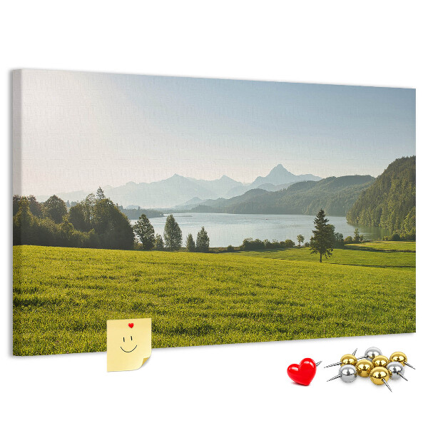 Kork-Pinnwand mit Motiv malerische Berglandschaft am See