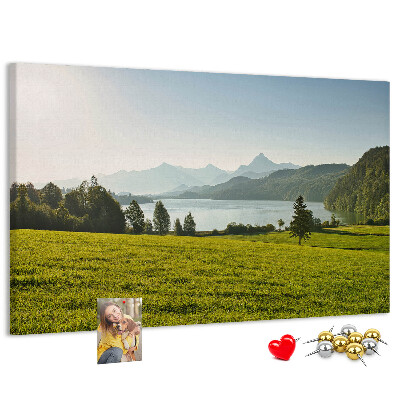 Kork-Pinnwand mit Motiv malerische Berglandschaft am See