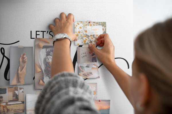 Bild mit Korkrückwand Reiseinspiration im eleganten Stil