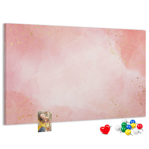 Korktafel mit rosa Hintergrund und zarten Goldakzenten