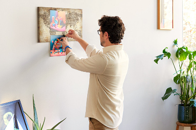 Korktafel mit Motiv einer alten Weltkarte auf Leinwand