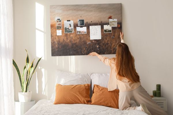 Korktafel mit Motiv Goldenes Mohnfeld im Sonnenuntergang