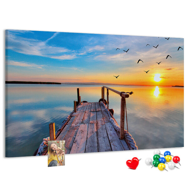 Bild mit Korkrückwand Sonnenuntergang über einem ruhigen See