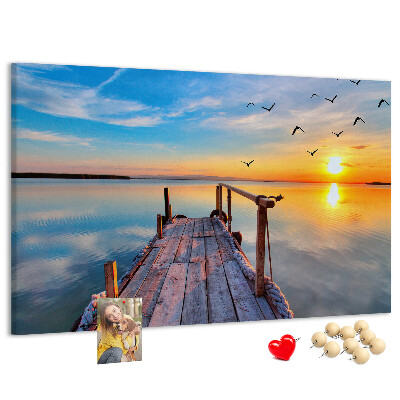 Bild mit Korkrückwand Sonnenuntergang über einem ruhigen See