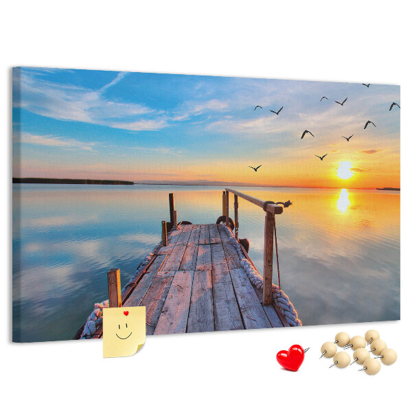 Bild mit Korkrückwand Sonnenuntergang über einem ruhigen See