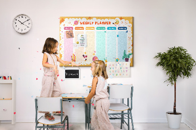 Korktafel mit farbenfrohem Schulmotiv als Wochenplaner