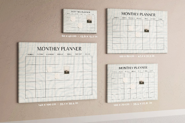 Korktafel mit minimalistischem Monatsplaner-Design