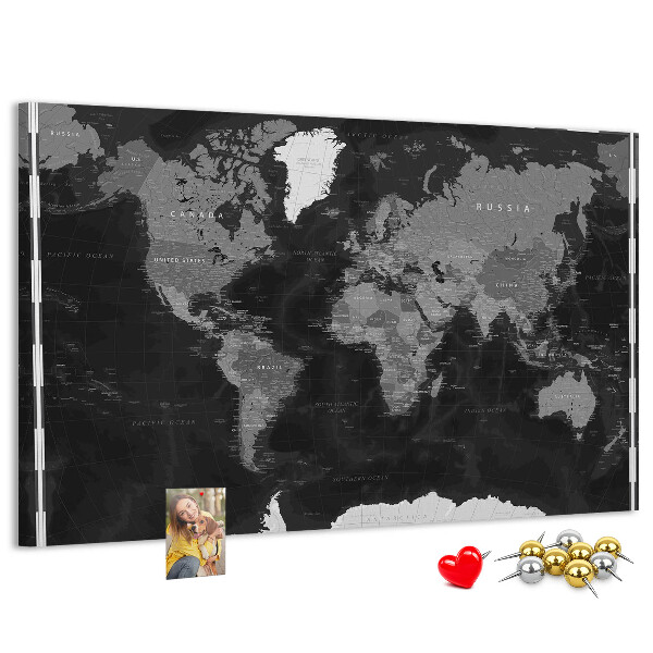 Schwarze Weltkarte mit Länderumrissen mit Korkrückwand