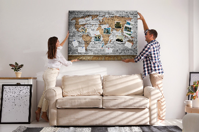 Weltkarte auf Korkrückwand Motiv Backsteinmauer