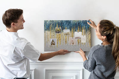 Korkbild mit abstraktem Muster und vertikalen Goldlinien