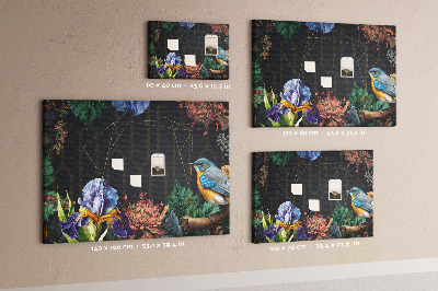 Kork-Pinnwand mit Blumenmuster und buntem Vogel