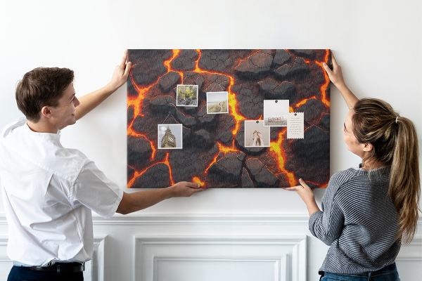 Kork-Pinnwand mit Motiv vulkanisches Gestein und fließender Lava