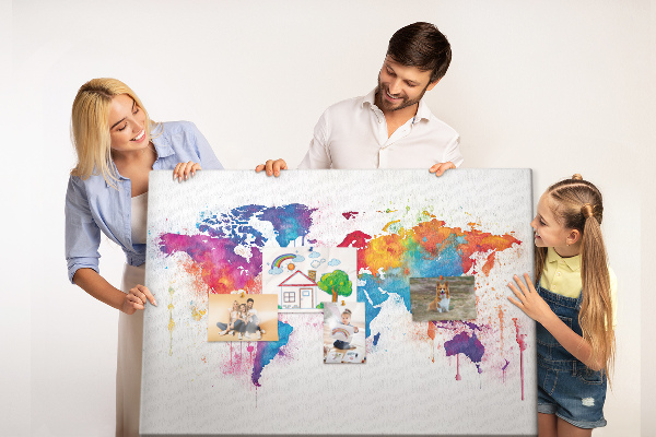 Bunte Aquarell-Weltkarte als Korkbild