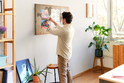Weltkarte mit Korkrückwand in Brauntönen