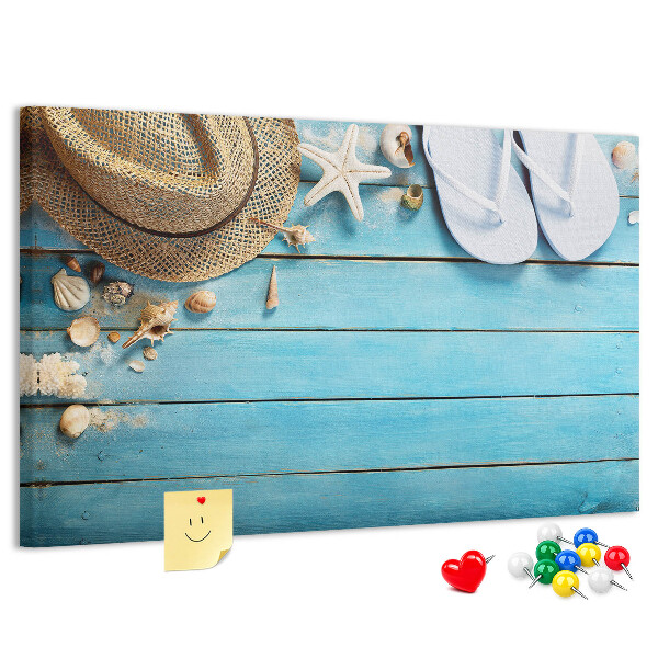 Korkbild sommerliche Strandaccessoires bei Sonnenschein
