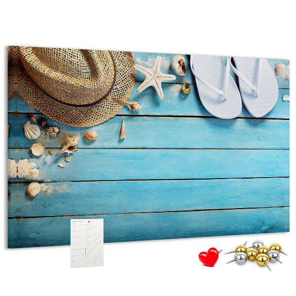 Korkbild sommerliche Strandaccessoires bei Sonnenschein