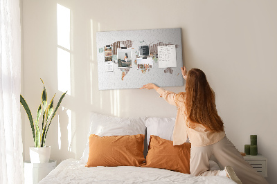 Weltkarte mit Ländernamen mit Korkrückwand