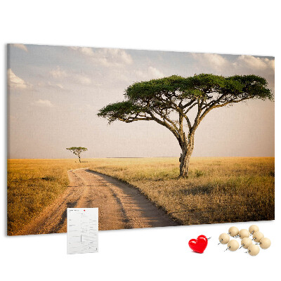 Korktafel mit afrikanischer Landschaft und Baum