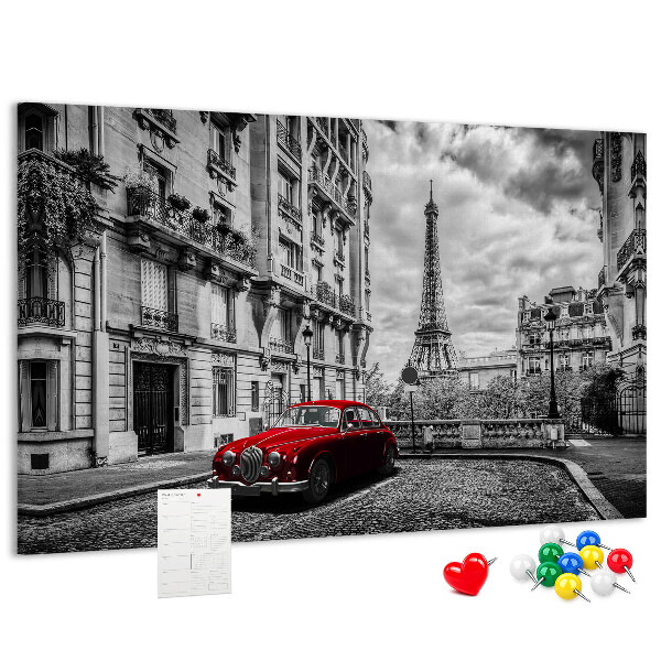 Korkbild rotes Auto vor der Kulisse von Paris
