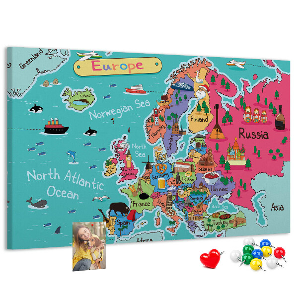 Bunte Europakarte mit Ländernamen auf Korkrückwand