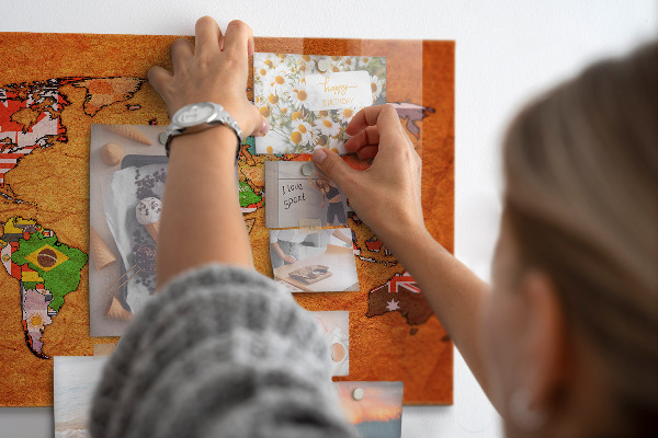 Magnetwand Weltkarte mit Flaggen