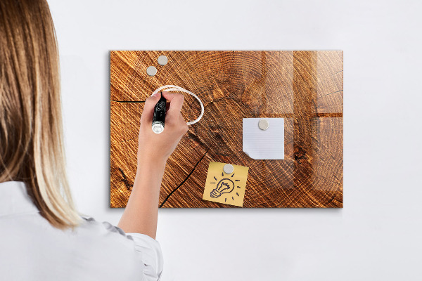 Schreib magnettafel Fotoorganisator auf einem Holzbrett