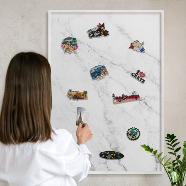 Wand-Magnettafel für Reisesouvenirs mit weißem Rahmen Marmormuster