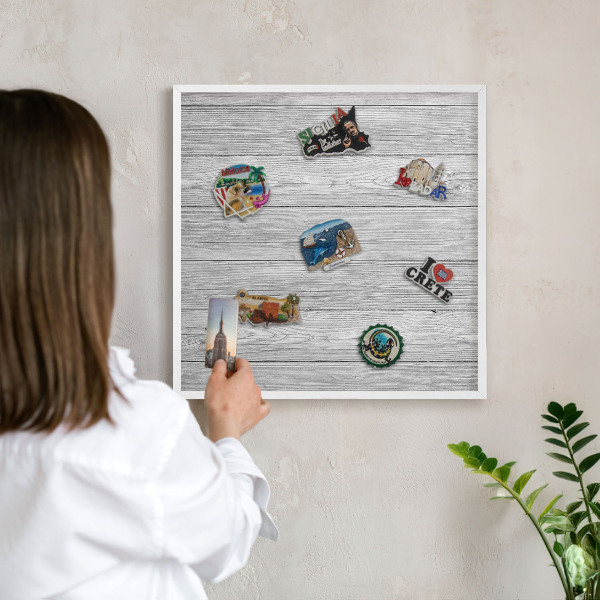 Wand-Magnettafel für Reisesouvenirs mit weißem Rahmen Holzstruktur