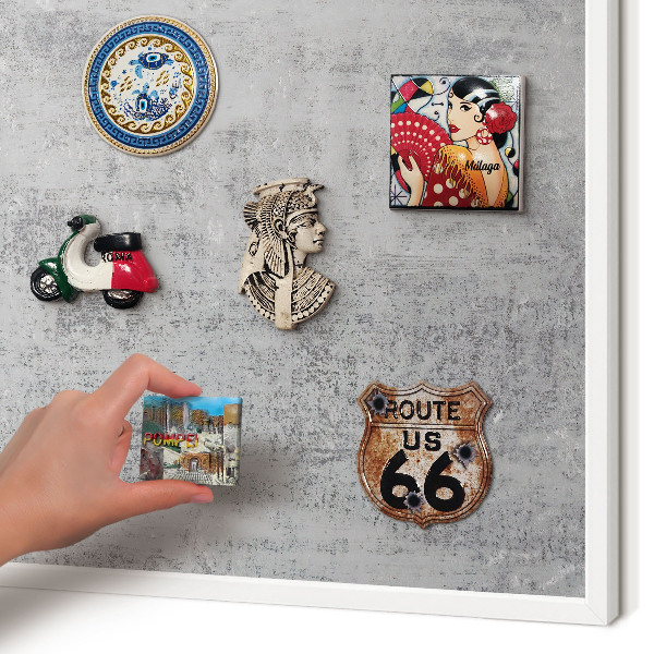 Magnettafel aus Metall für Souvenirs in weißem Rahmen Graue Oberfläche