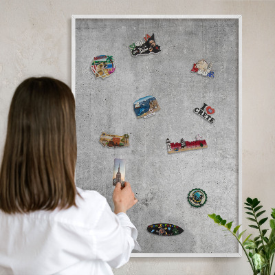 Magnettafel aus Metall für Souvenirs in weißem Rahmen Konkreter Minimalismus