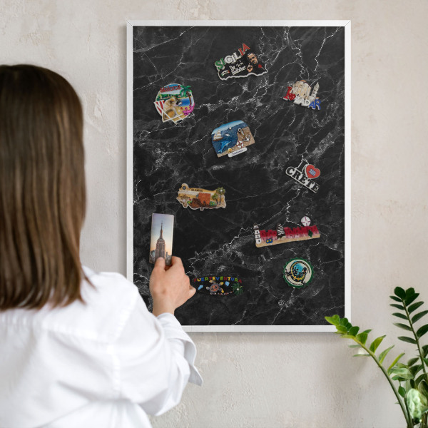 Wand-Magnettafel für Reisesouvenirs mit weißem Rahmen Schwarzer Marmor
