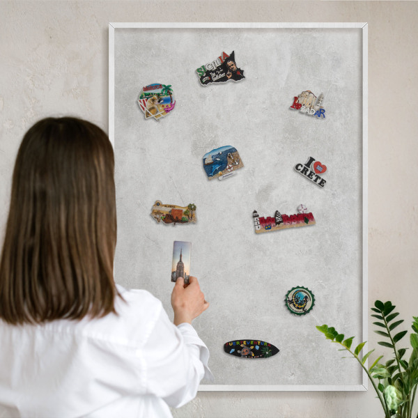 Magnettafel aus Metall für Souvenirs in weißem Rahmen Graue Eleganz