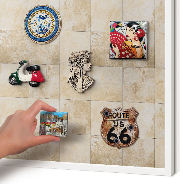 Wand-Magnettafel für Reisesouvenirs mit weißem Rahmen Neutrale Eleganz