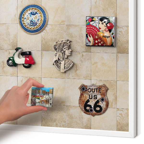 Wand-Magnettafel für Reisesouvenirs mit weißem Rahmen Neutrale Eleganz