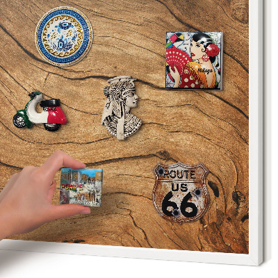 Wand-Magnettafel für Reisesouvenirs mit weißem Rahmen Holzmaserung