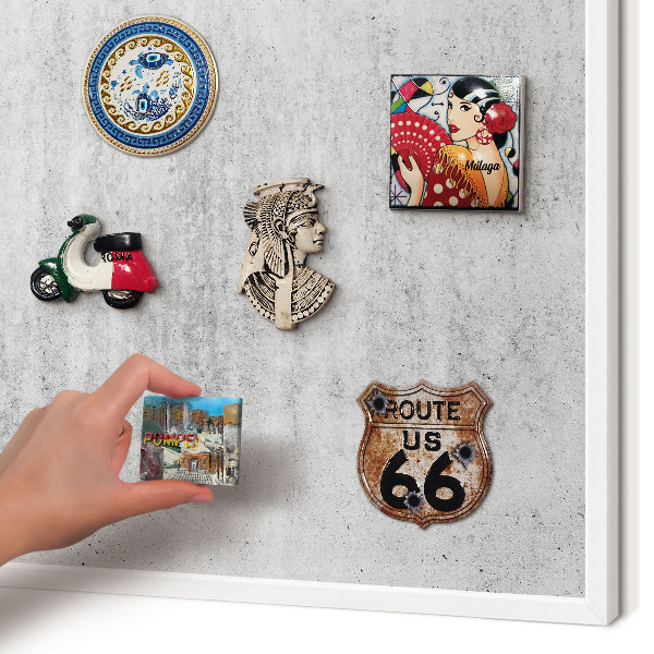 Magnettafel aus Metall für Souvenirs in weißem Rahmen Graue Textur
