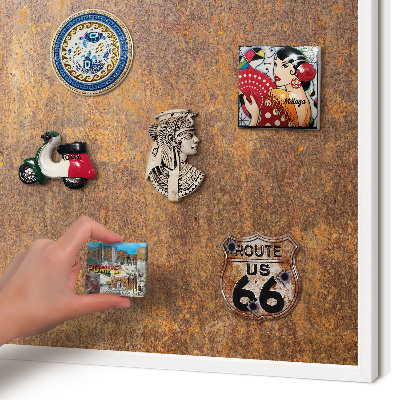 Magnettafel aus Metall für Souvenirs in weißem Rahmen Rostige Eleganz