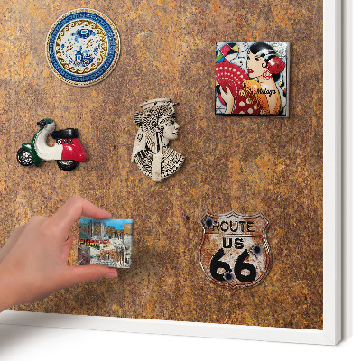 Magnettafel aus Metall für Souvenirs in weißem Rahmen Rostige Eleganz