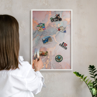 Wand-Magnettafel für Reisesouvenirs mit weißem Rahmen Farbenfrohe Abstraktion