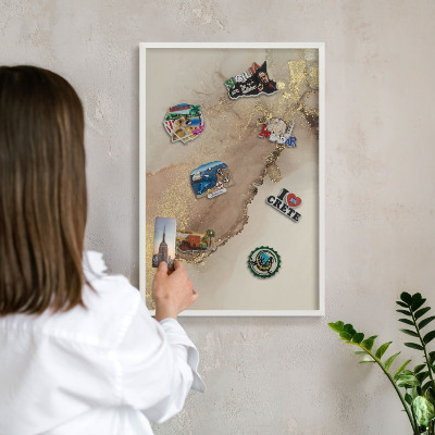 Wand-Magnettafel für Reisesouvenirs mit weißem Rahmen Eleganter Glanz