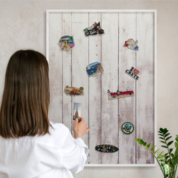 Wand-Magnettafel für Reisesouvenirs mit weißem Rahmen Helles Holz