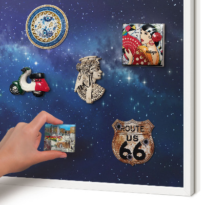 Magnettafel aus Metall für Souvenirs in weißem Rahmen Sternenraum